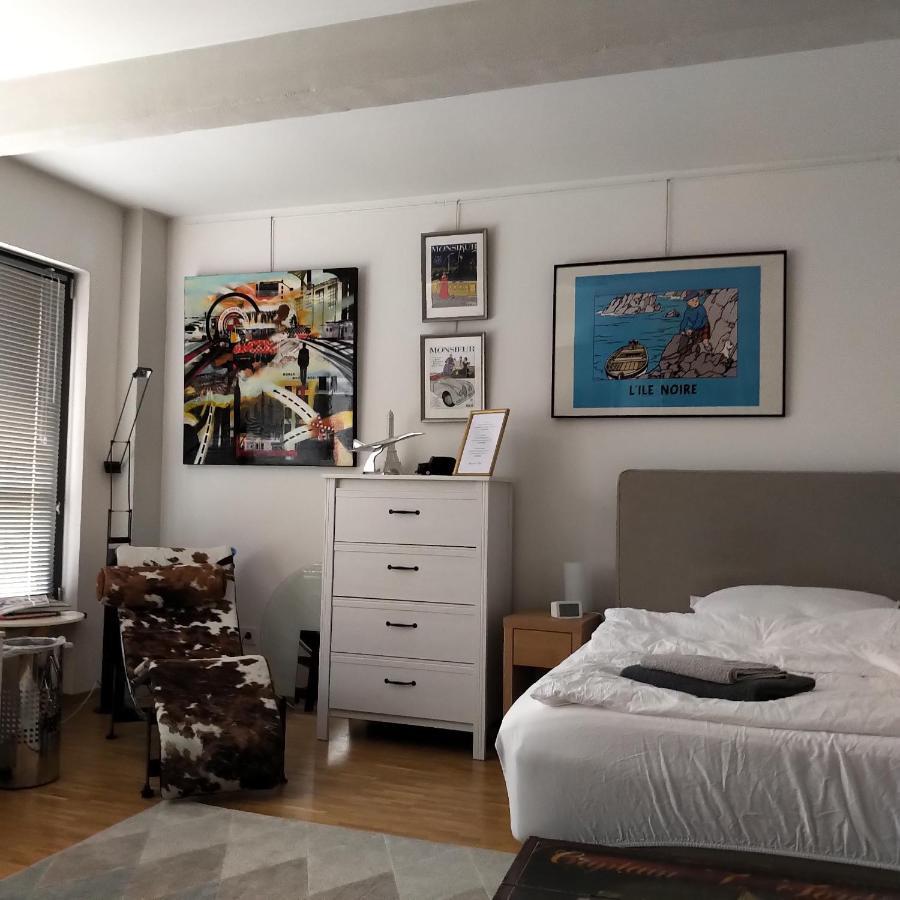Grosszuegiges Zimmer Mit Badezimmer In Rheinwohnung Köln Ngoại thất bức ảnh